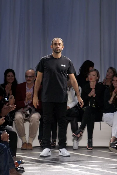 Look 48